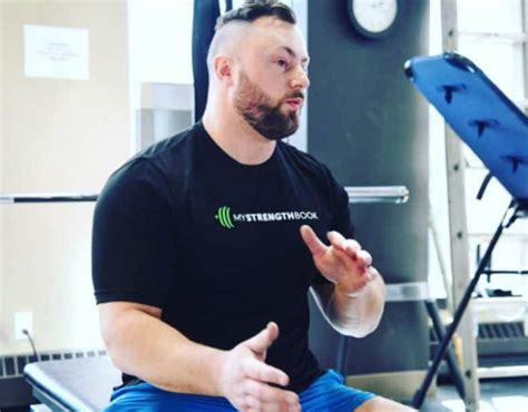 Hi! I’m Avi Silverberg and this is the place where my friends and I nerd out about powerlifting technique. On this blog we share all the things we wish we knew when getting started. On a personal level, I’ve been dedicating myself to the world of powerlifting for the past 15 years, having both competed and coached at the highest level.